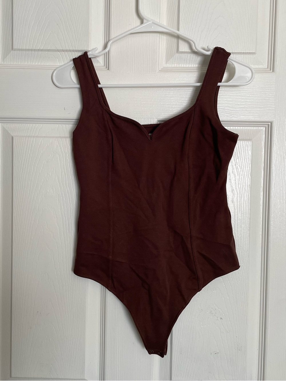 EUC Abercrombie and Fitch Women’s size Small Thong Bodysuit in Deep Brown